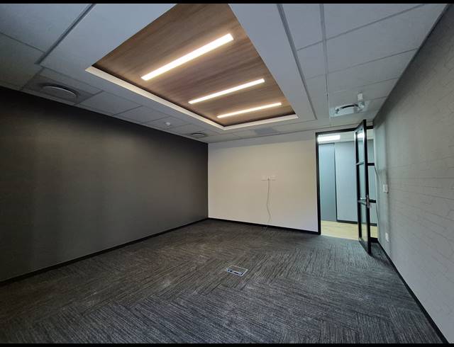 728M² OFFICE TO LET IN MELROSE ESTATE